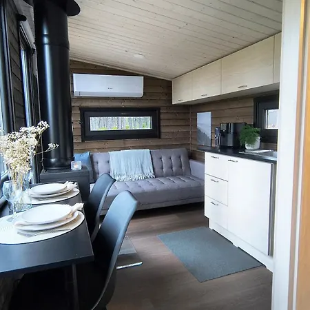 Visit Lapelland - Riverside Village With A Nature View, Fireplace, Sauna, Kitchen Äkäslompolo