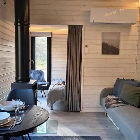 Visit Lapelland - Riverside Village With A Nature View, Fireplace, Sauna, Kitchen Äkäslompolo